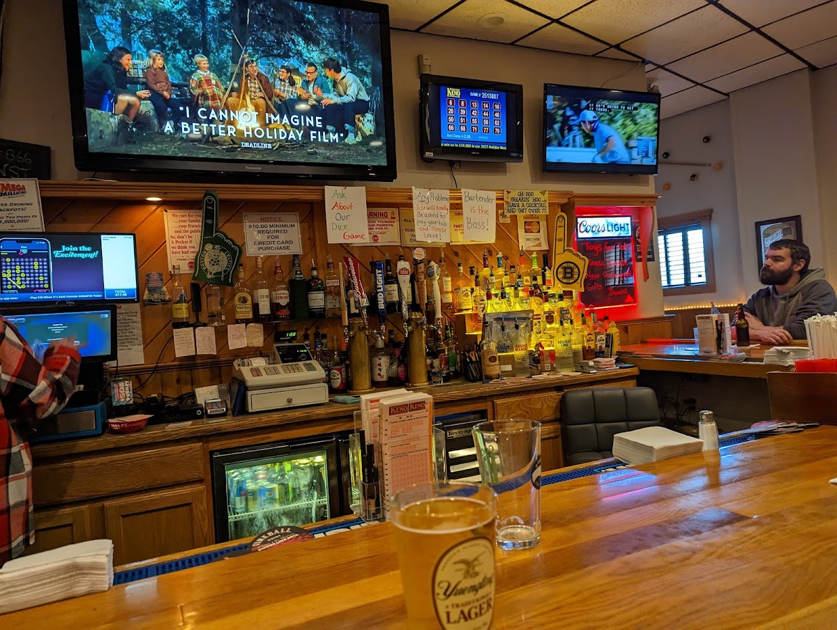 Pleasant Street Bar & Grill